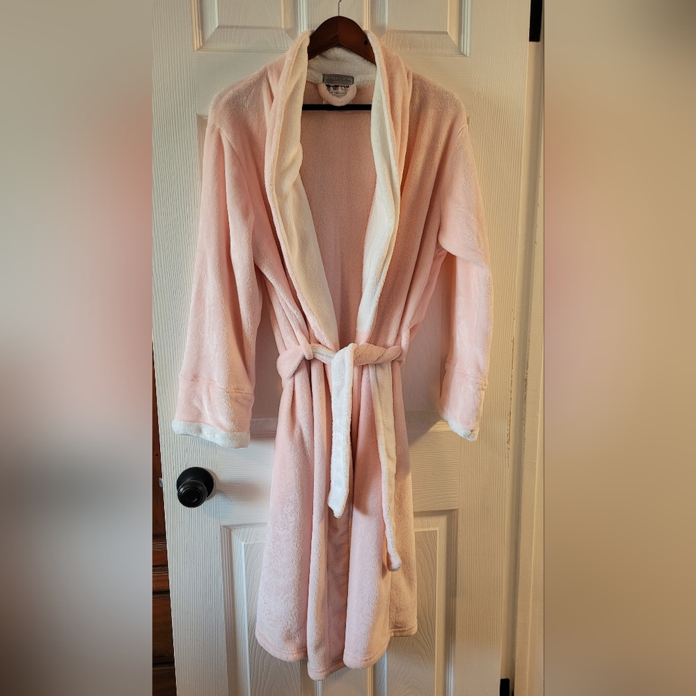 Better Living plush peach robe size M/L